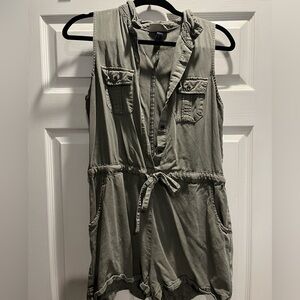 Universal Thread green Sleeveless Jumpsuit
